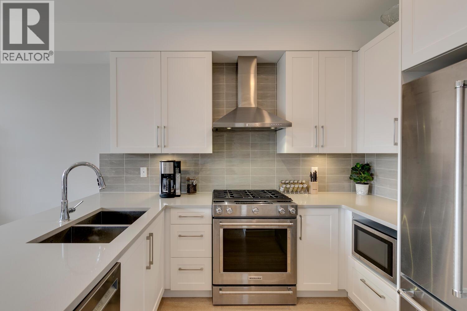 5 41365 Skyridge Place Property Photo 12