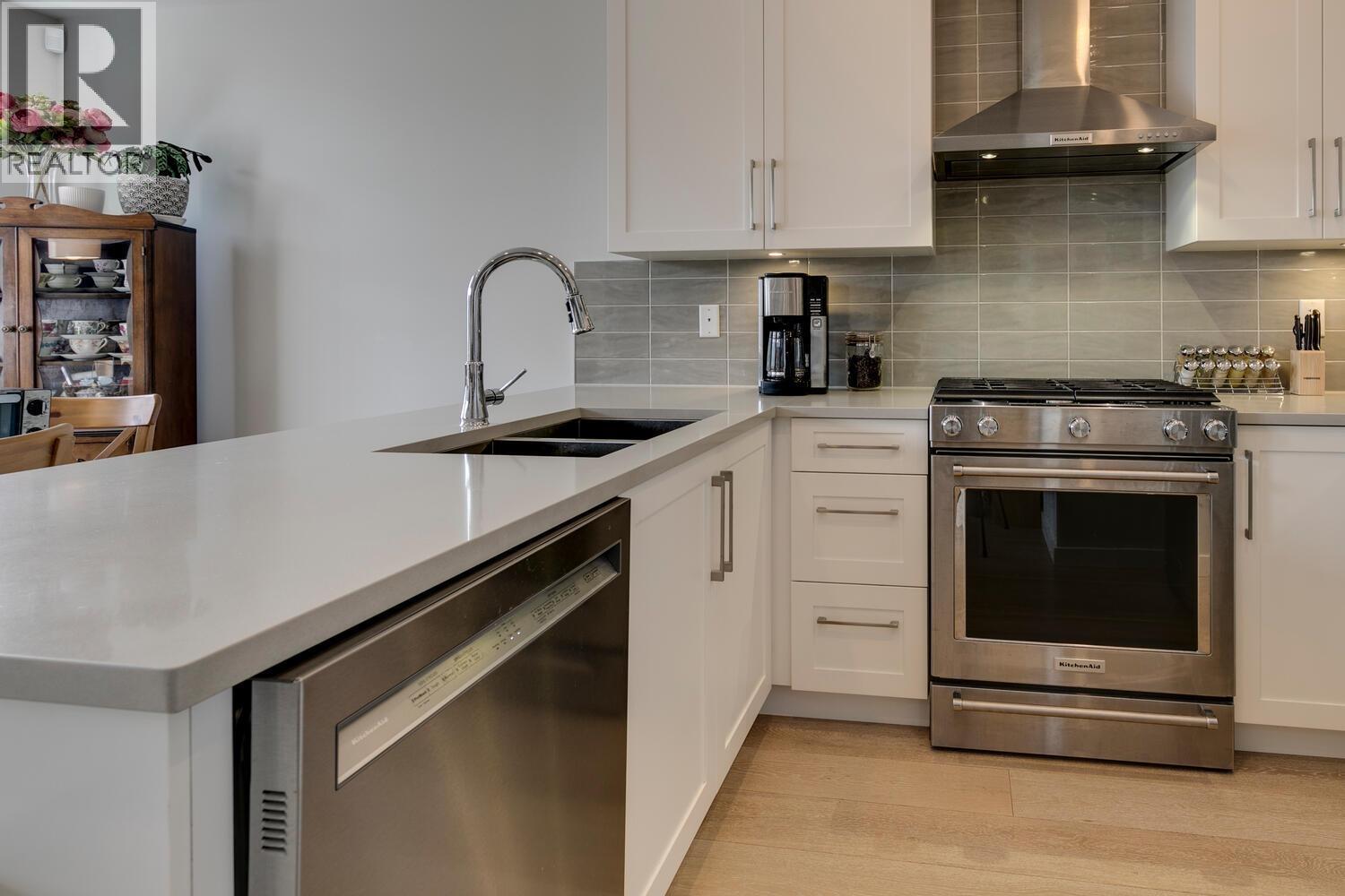 5 41365 Skyridge Place Property Photo 13