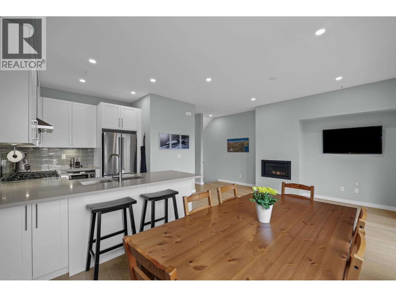5 41365 Skyridge Place Property Photo 14