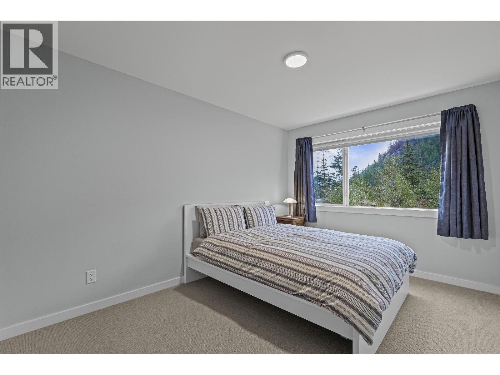 5 41365 Skyridge Place Property Photo 25
