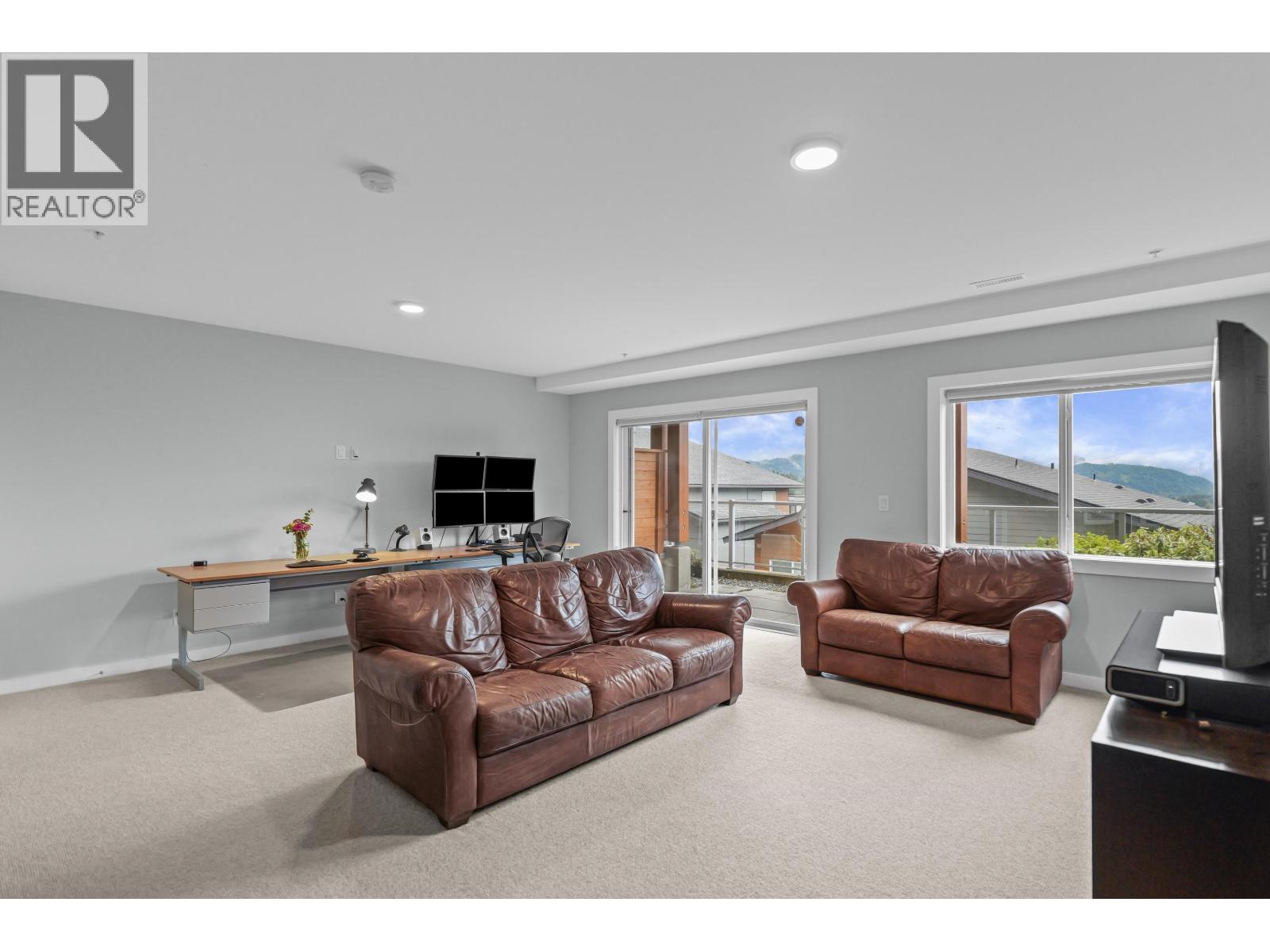 5 41365 Skyridge Place Property Photo 28
