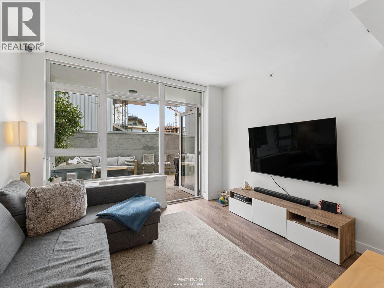 205 8538 River District Crossing Property Photo 5