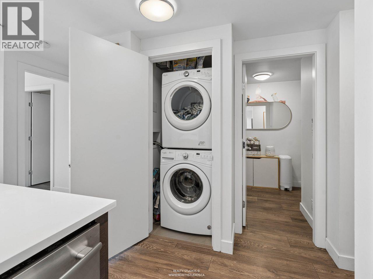 205 8538 River District Crossing Property Photo 9