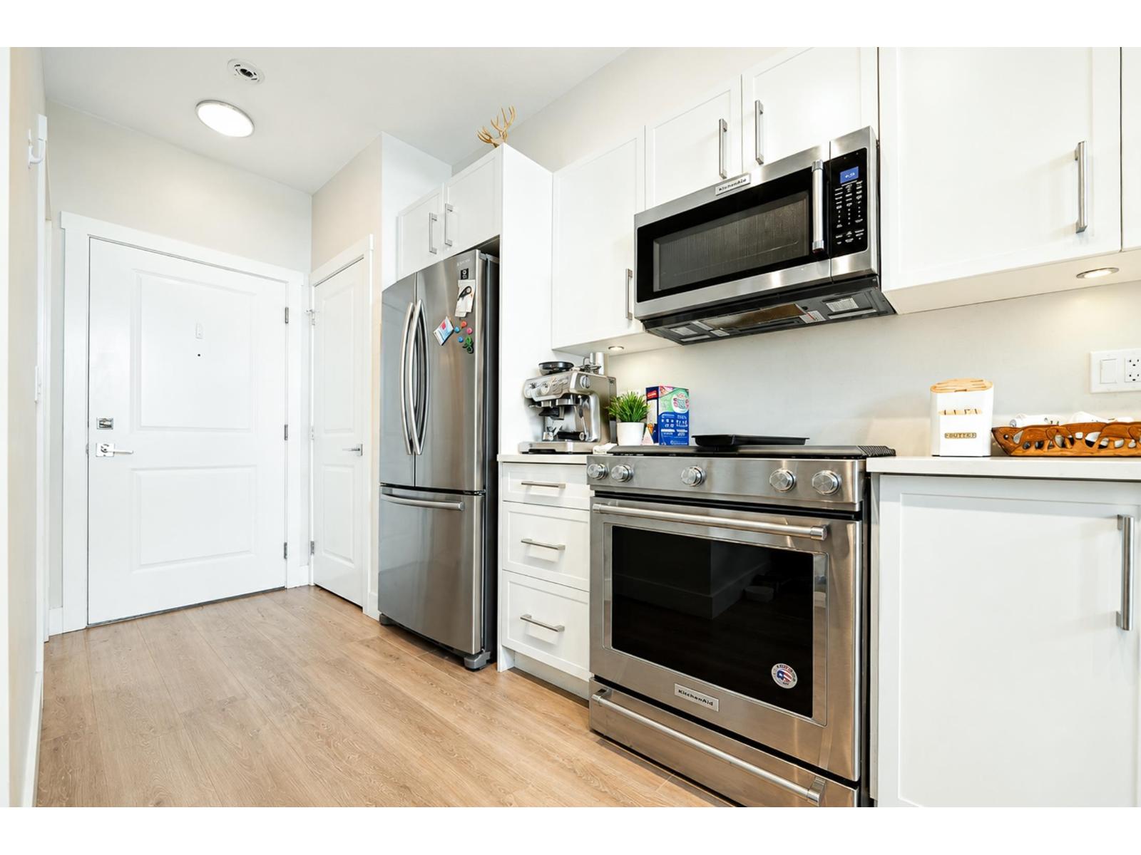412 22136 49 Avenue Property Photo 5