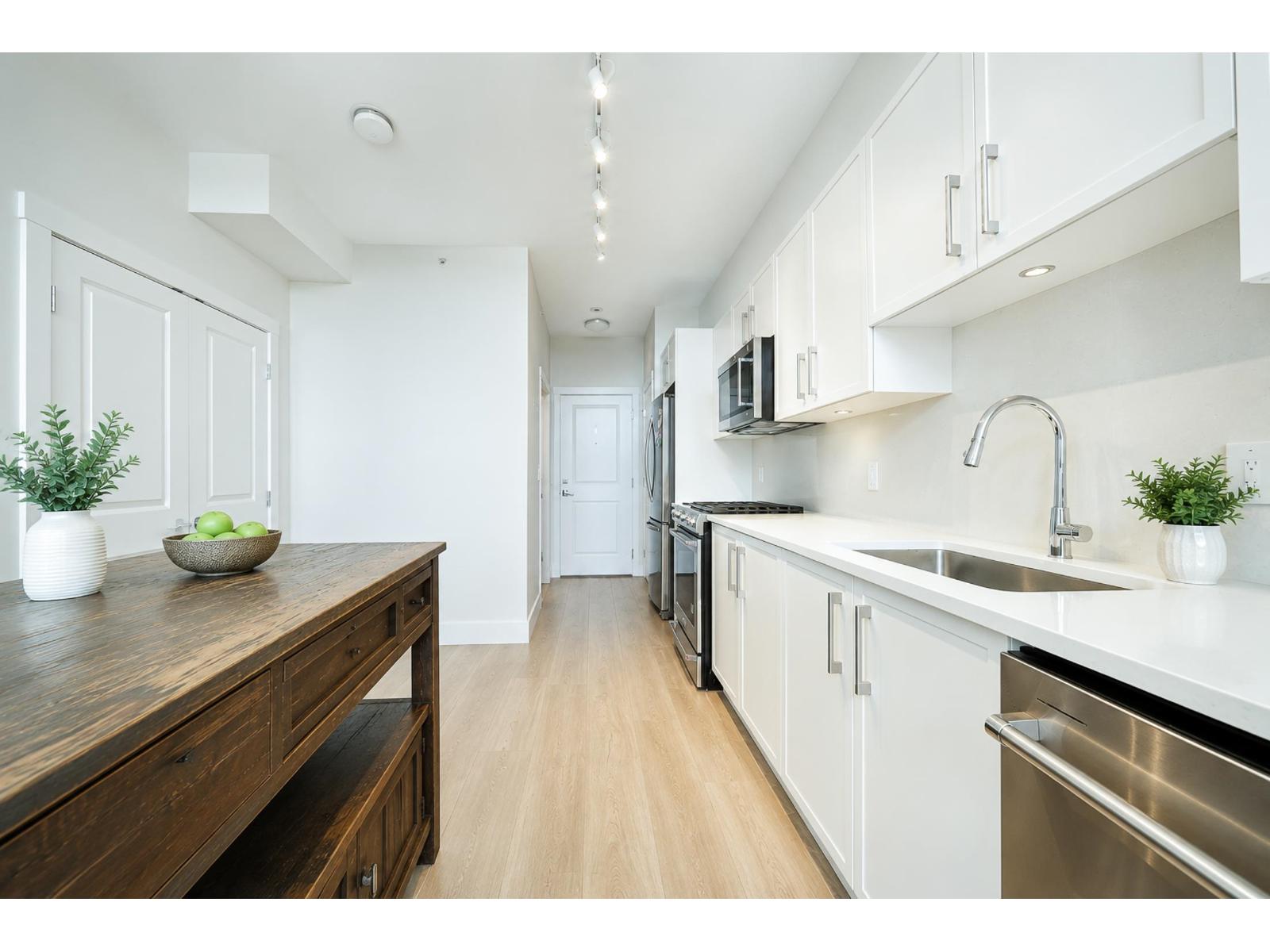 412 22136 49 Avenue Property Photo 6