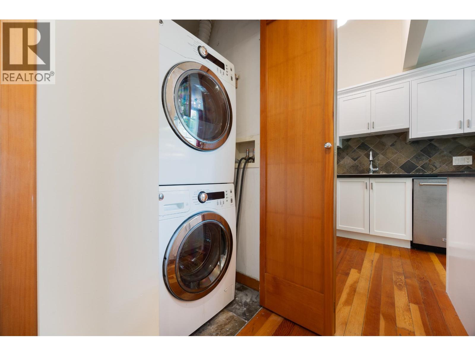 114 8 Renaissance Square Property Photo 6