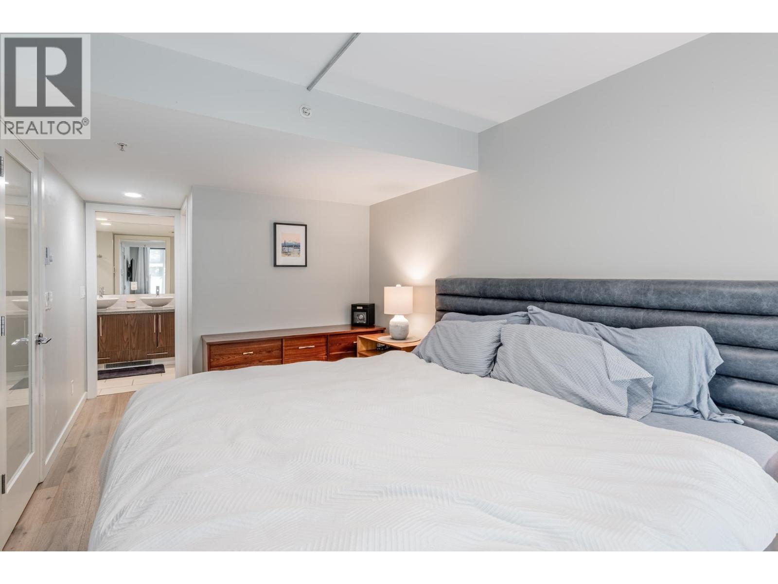 1227 Richards Street Property Photo 17