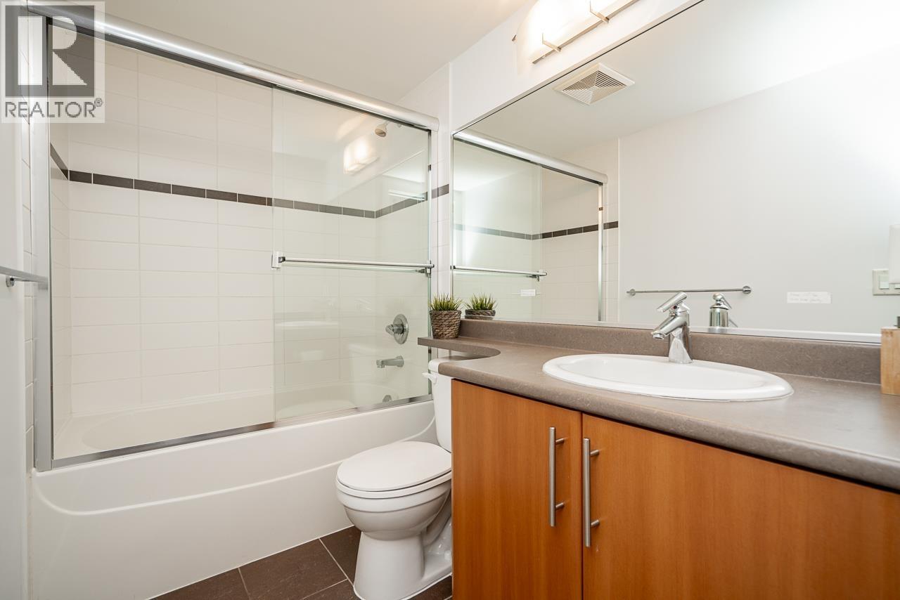 806 58 Keefer Place Property Photo 26