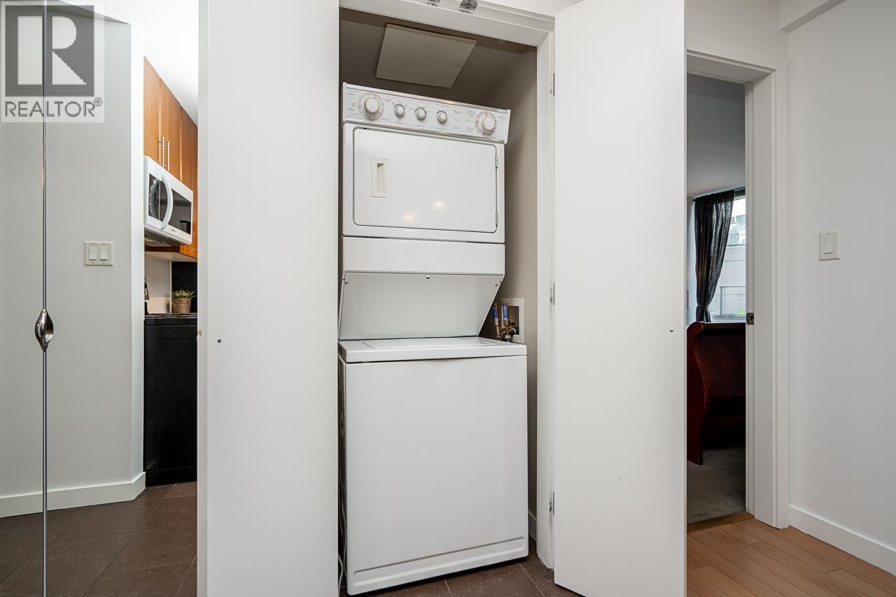 806 58 Keefer Place Property Photo 27