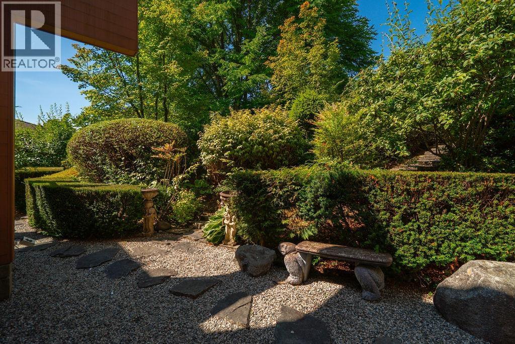 687 Beachview Drive Property Photo 40