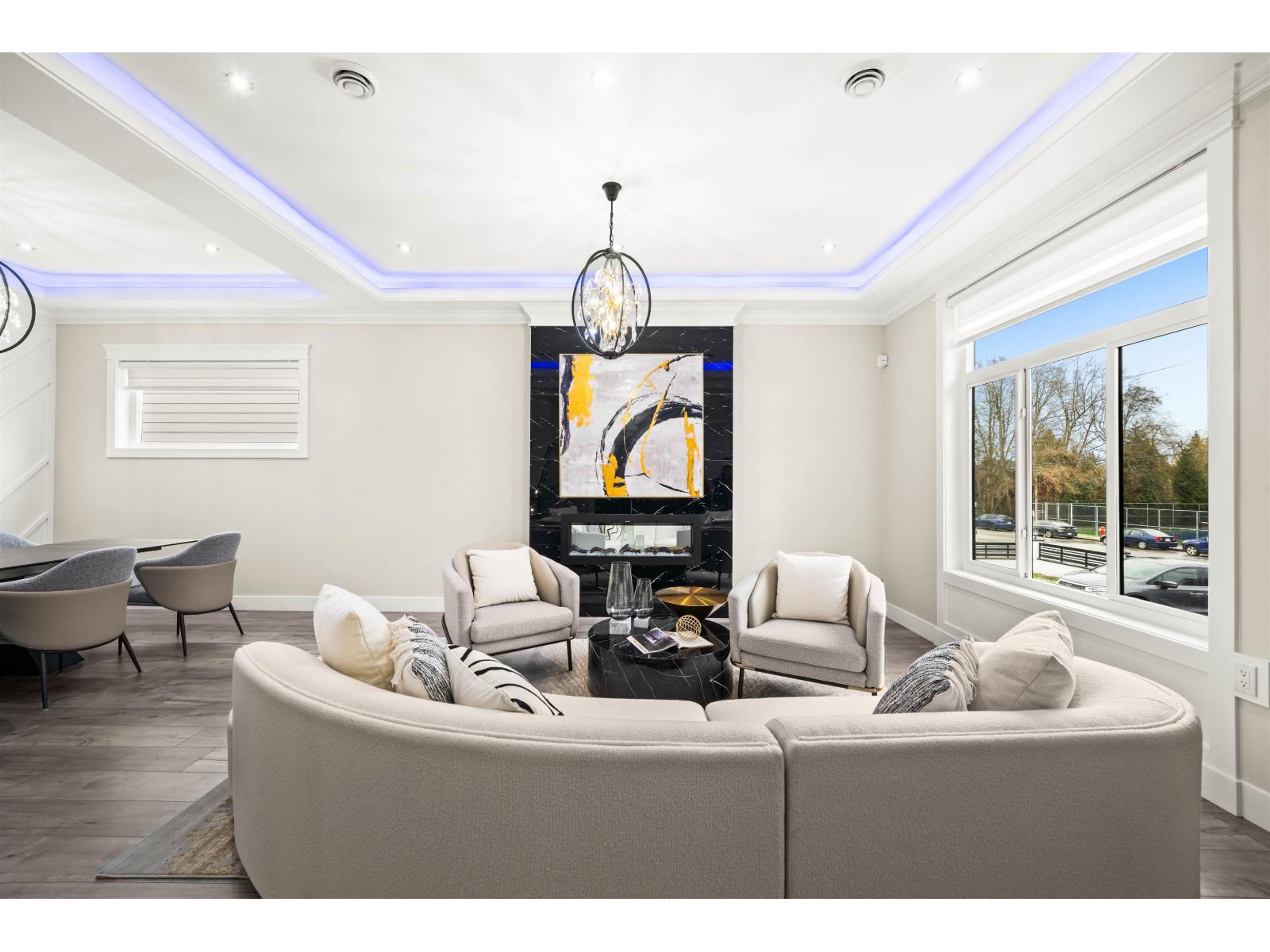 16117 108 Avenue Property Photo 2
