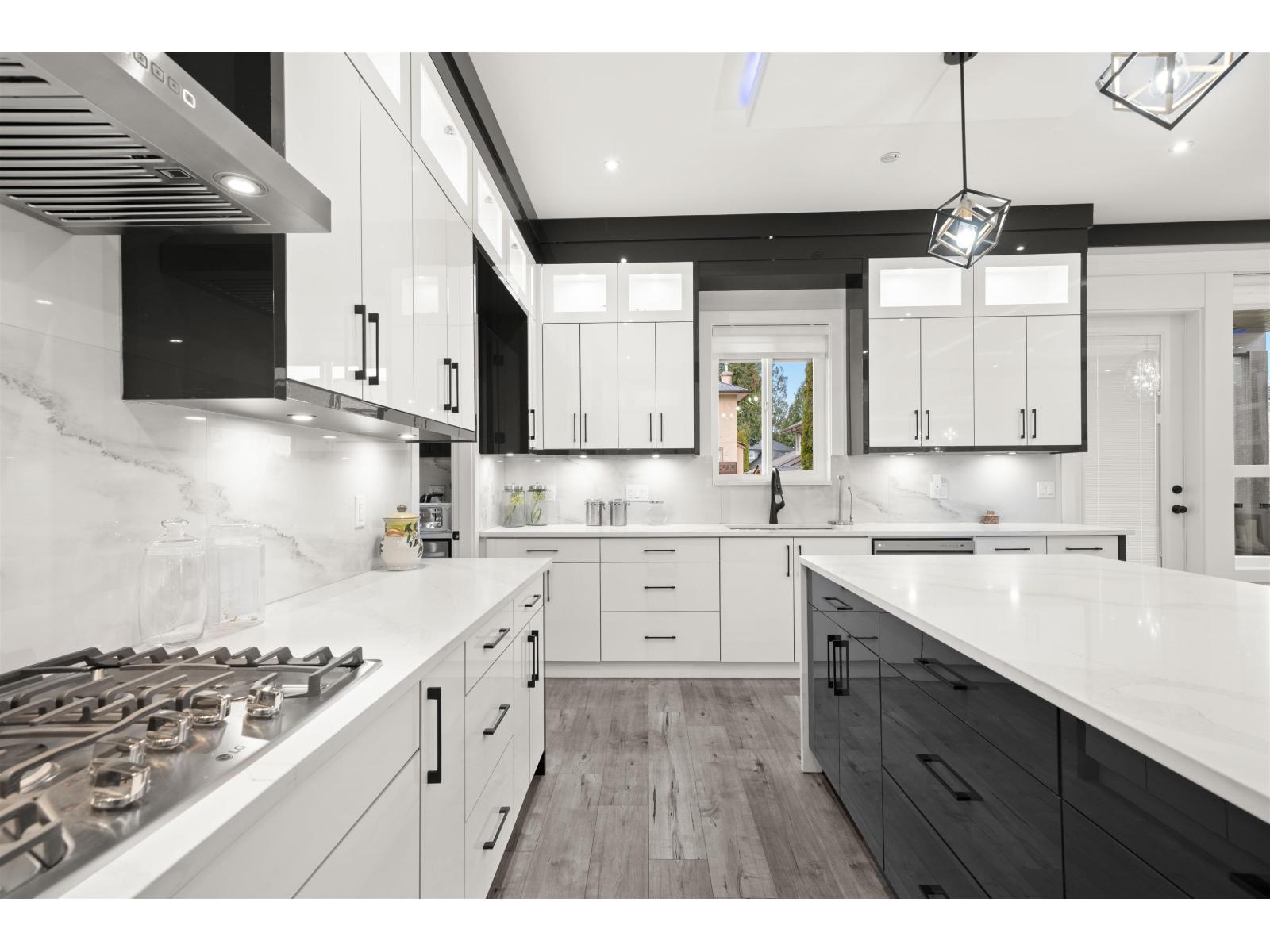 16117 108 Avenue Property Photo 10