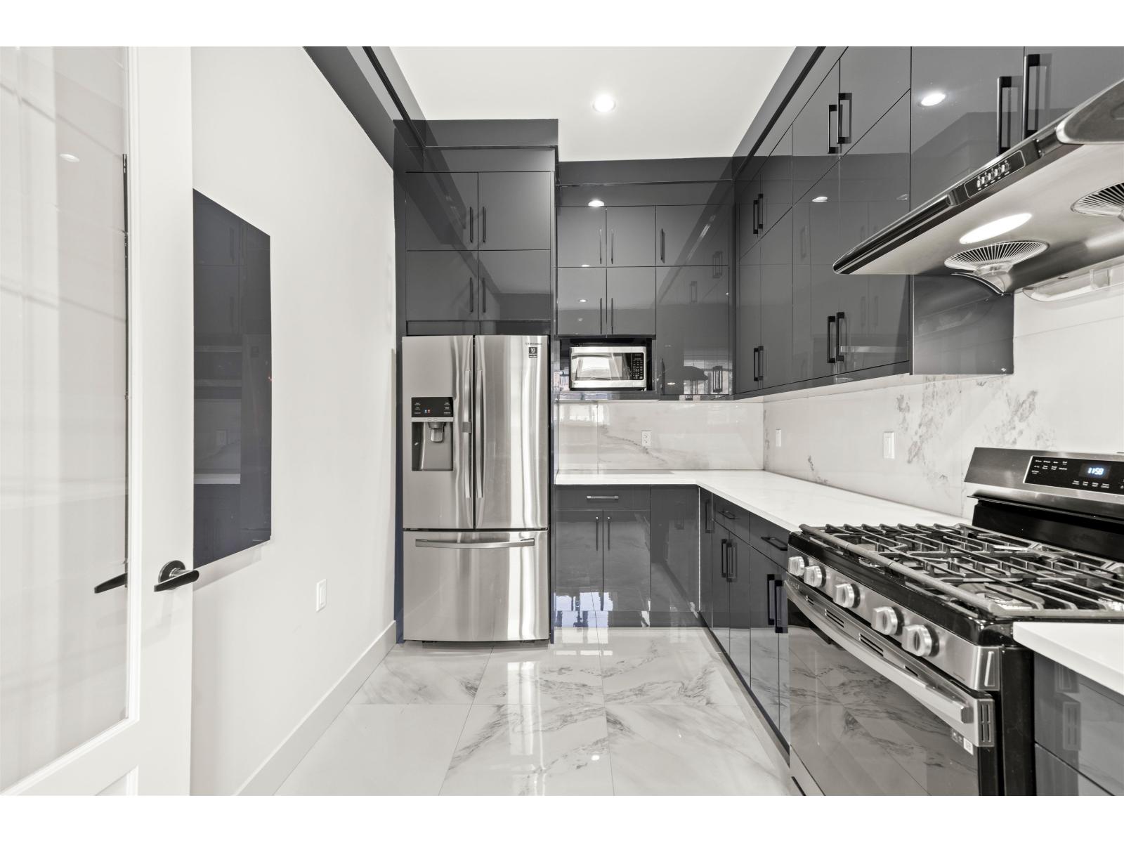 16117 108 Avenue Property Photo 11