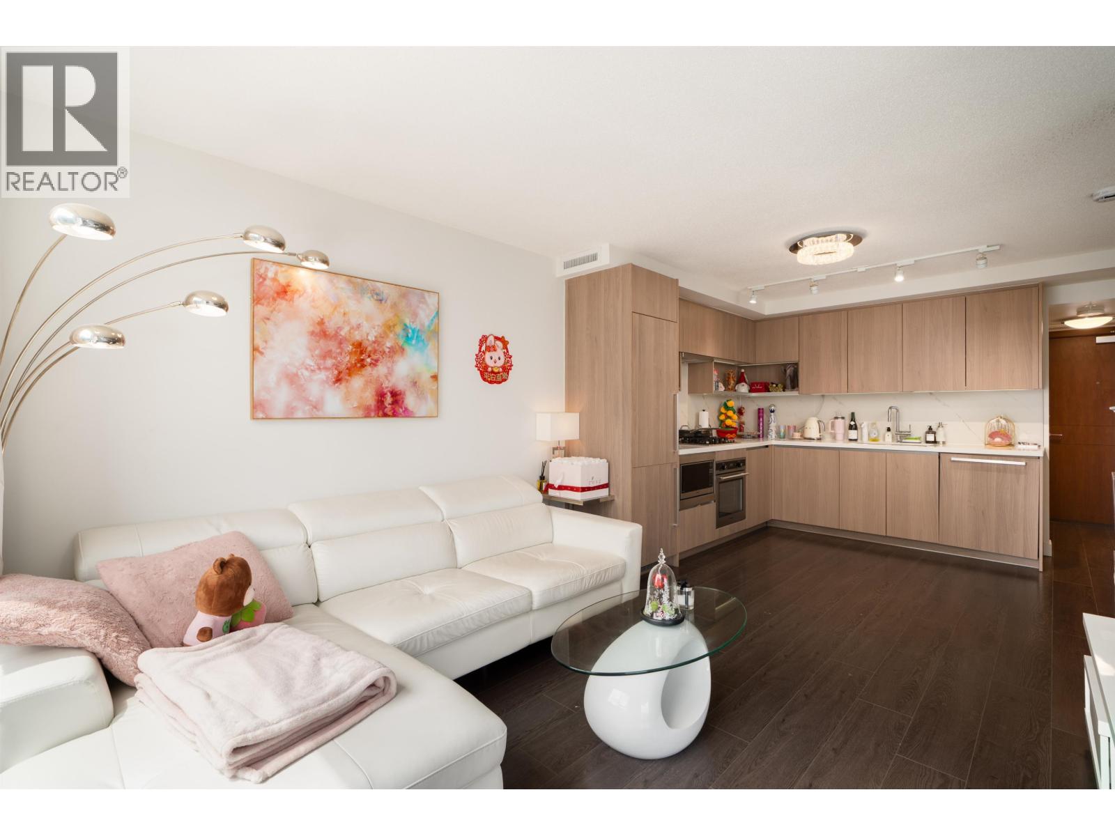 1602 8833 Hazelbridge Way Property Photo 4