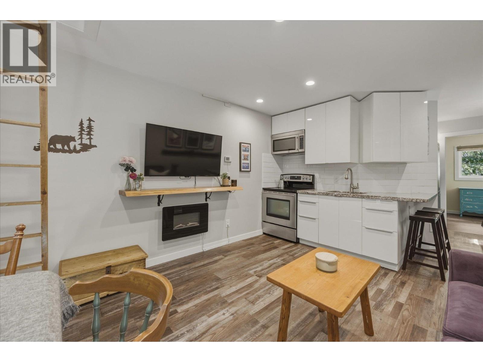 3 2231 Sapporo Drive Property Photo 1