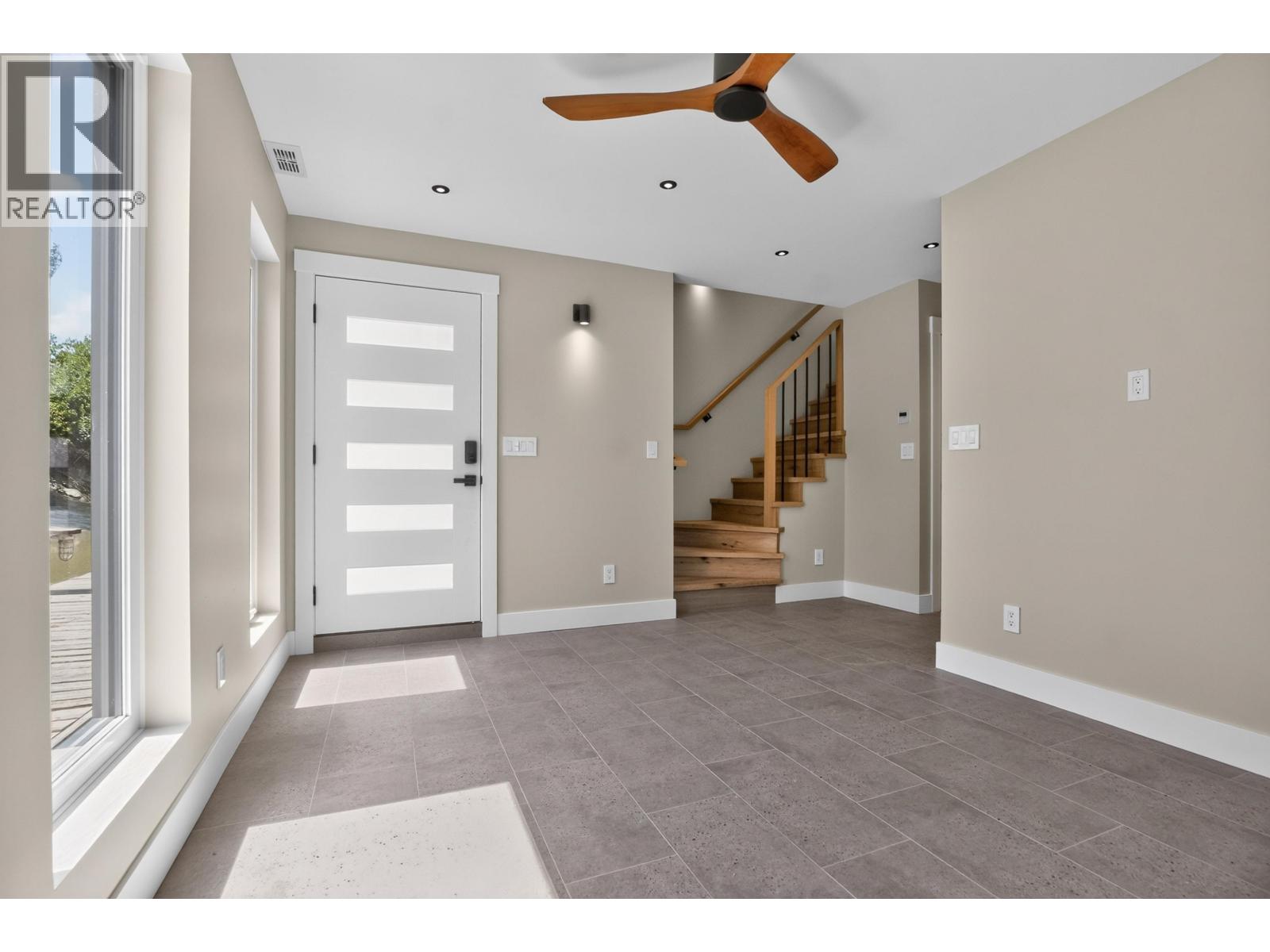 10 3871 W River Road Property Photo 7