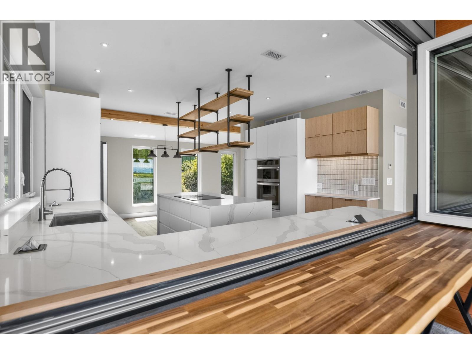 10 3871 W River Road Property Photo 13
