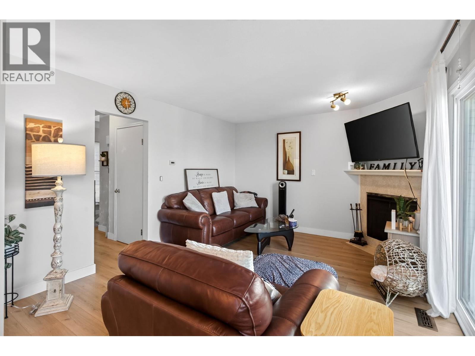 21 1355 Citadel Drive Property Photo 6