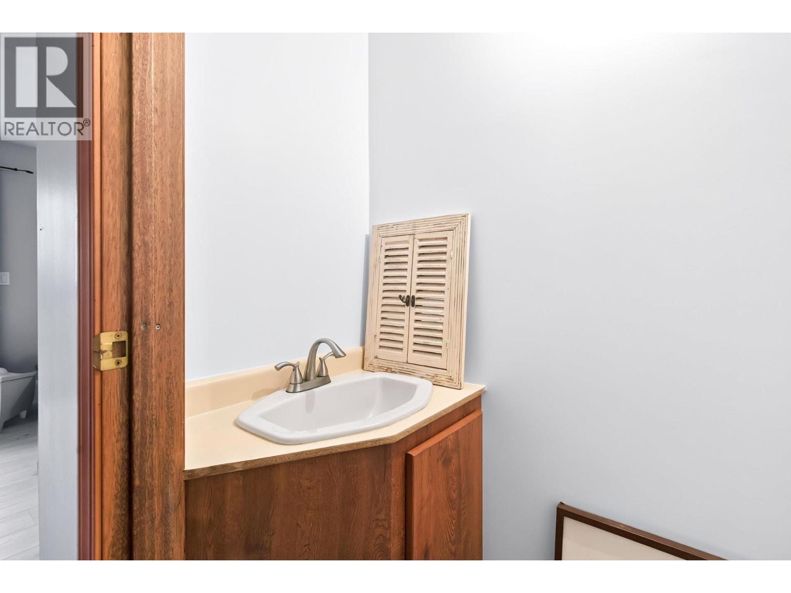 21 1355 Citadel Drive Property Photo 32