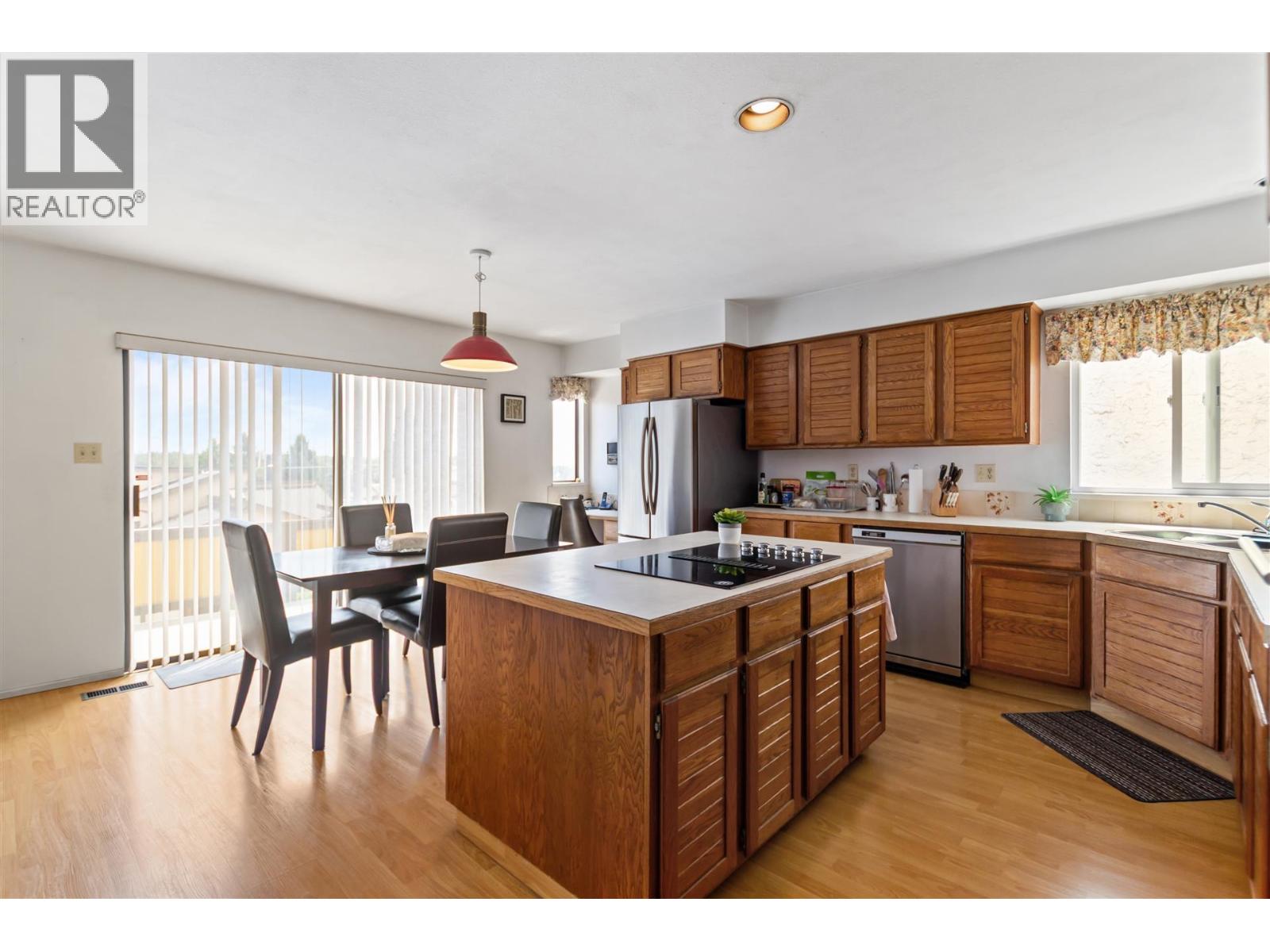 1632 Nanaimo Street Property Photo 6