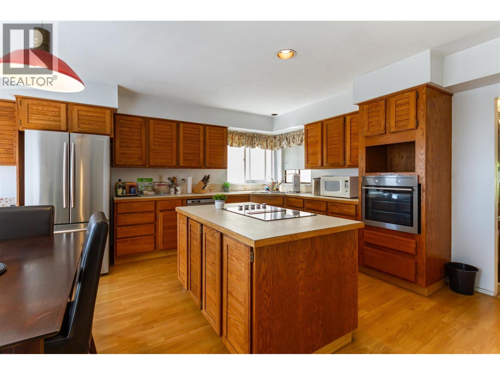 1632 Nanaimo Street Property Photo 7