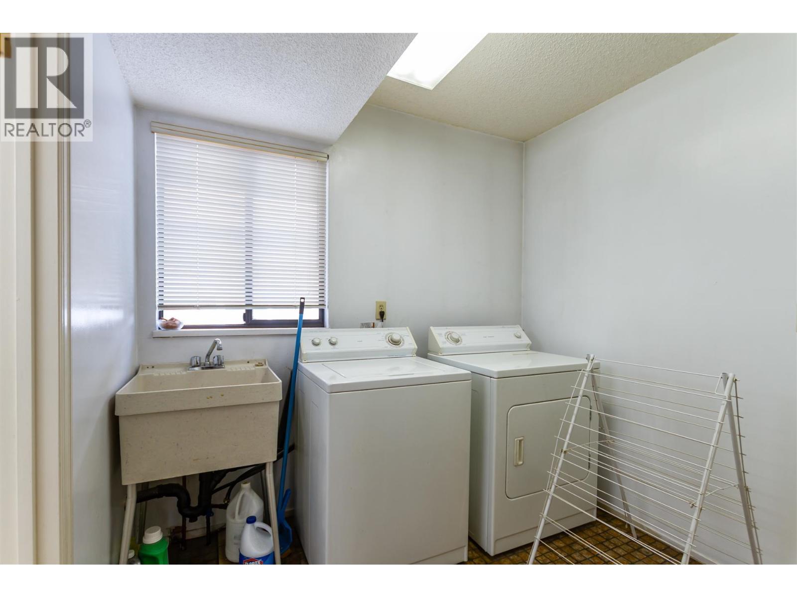 1632 Nanaimo Street Property Photo 20