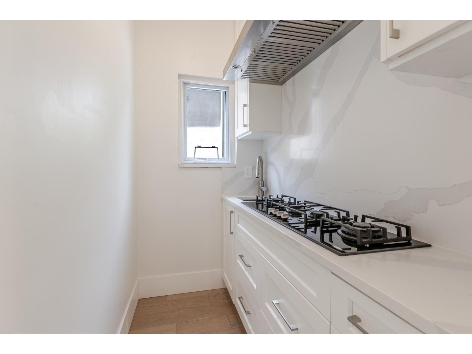 11038 168 Street Property Photo 8