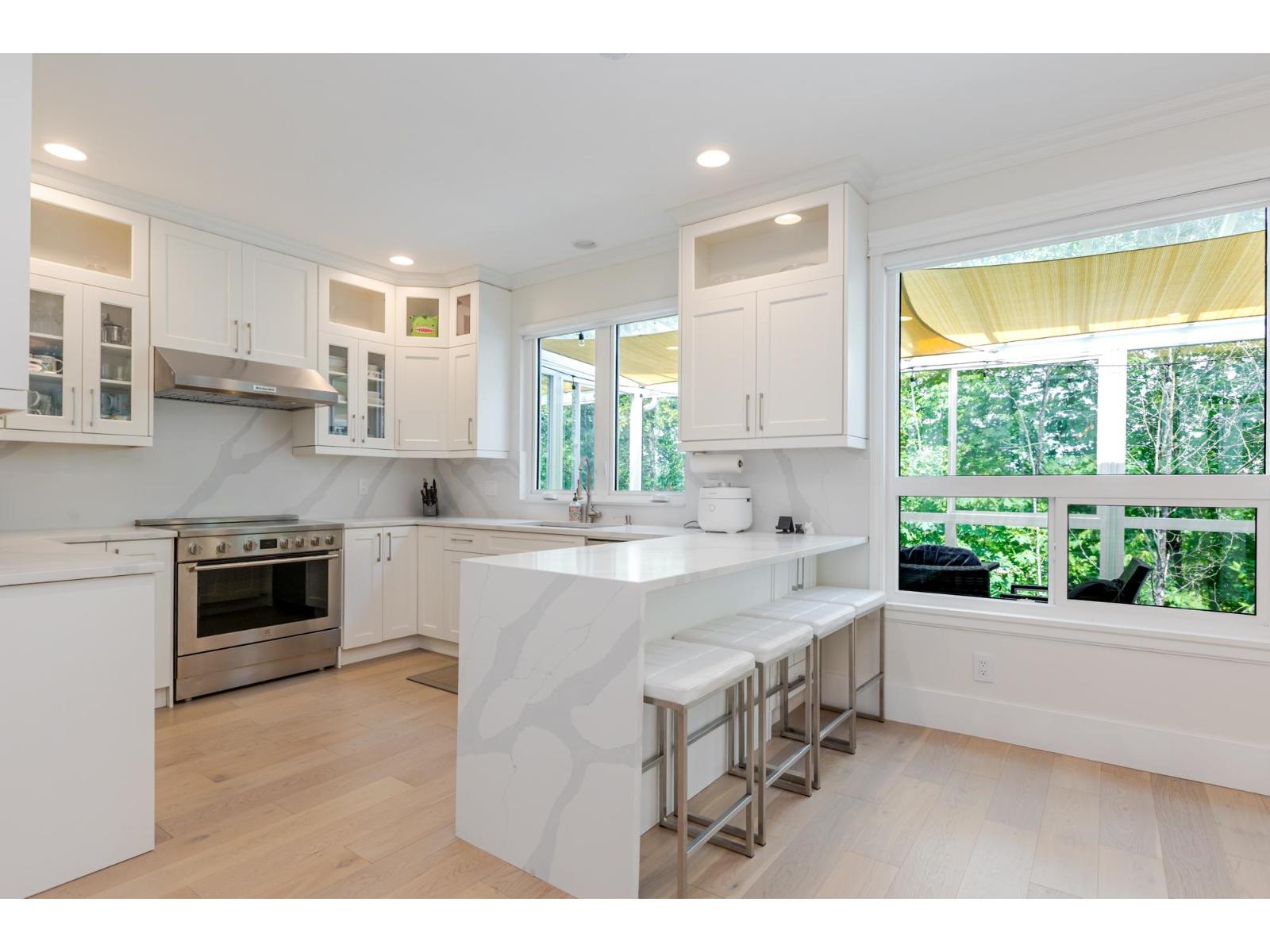 11038 168 Street Property Photo 9