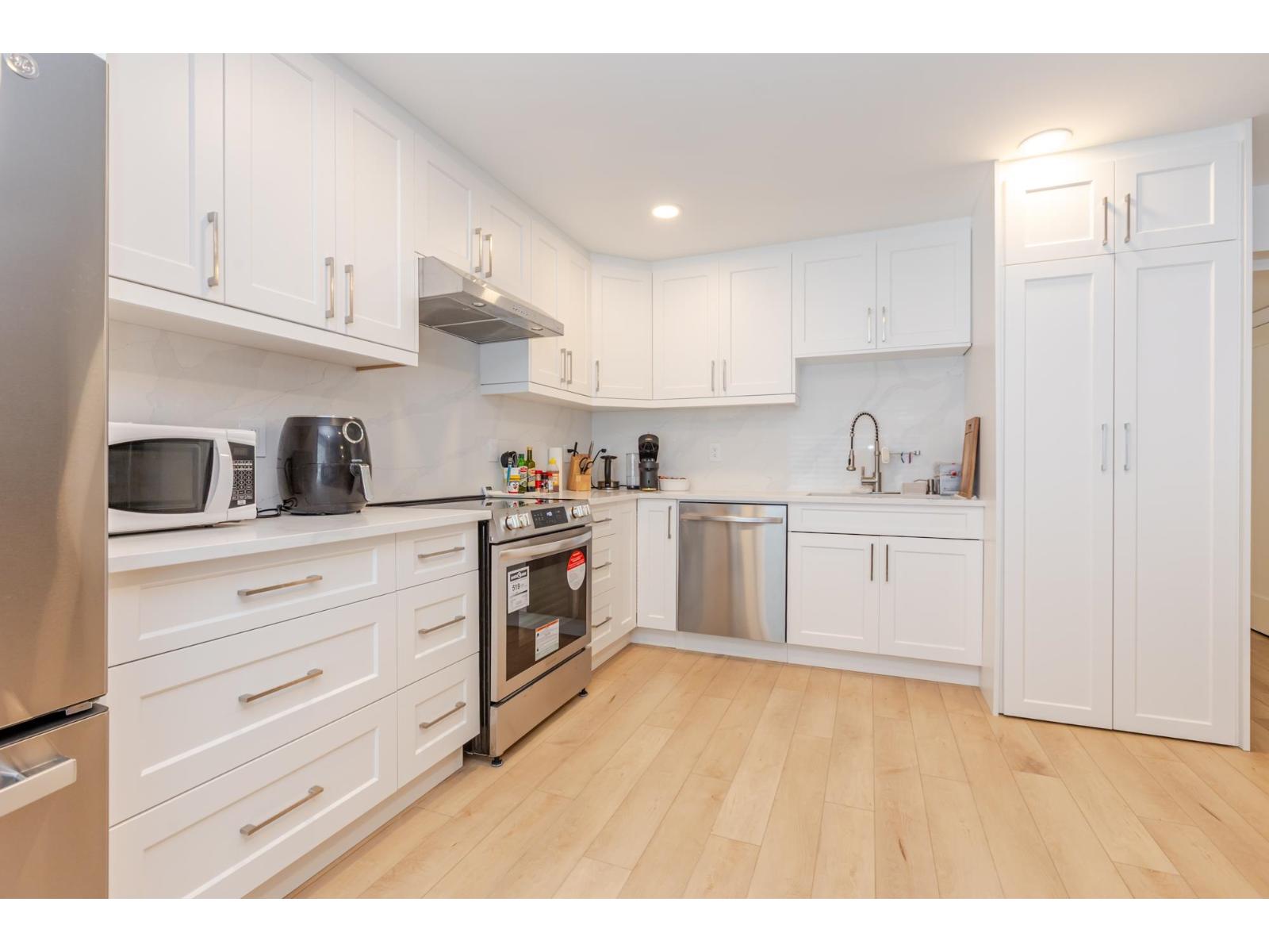 11038 168 Street Property Photo 32
