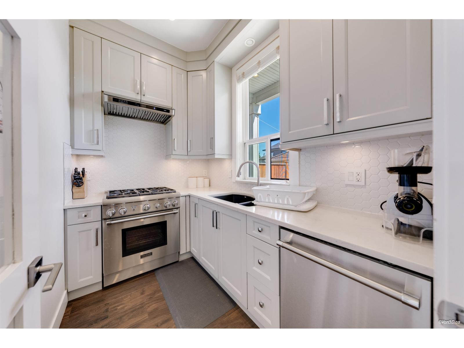 8906 134a Street Property Photo 15