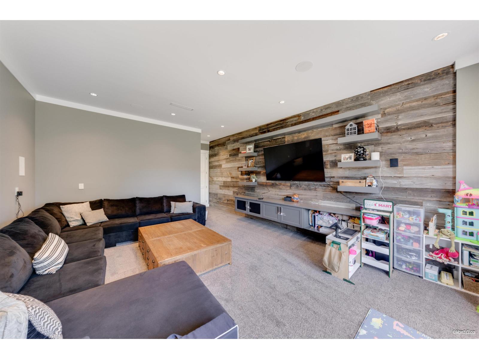 8906 134a Street Property Photo 24