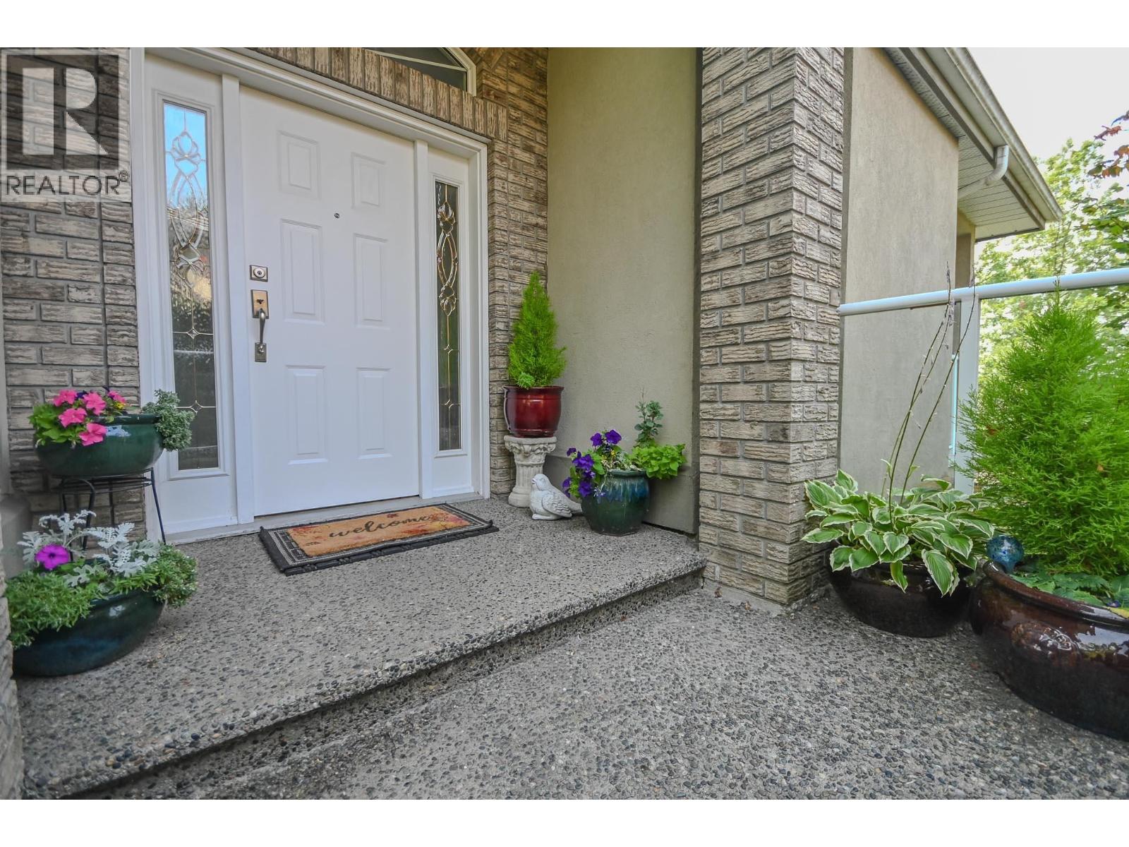 2 915 Fort Fraser Rise Property Photo 2