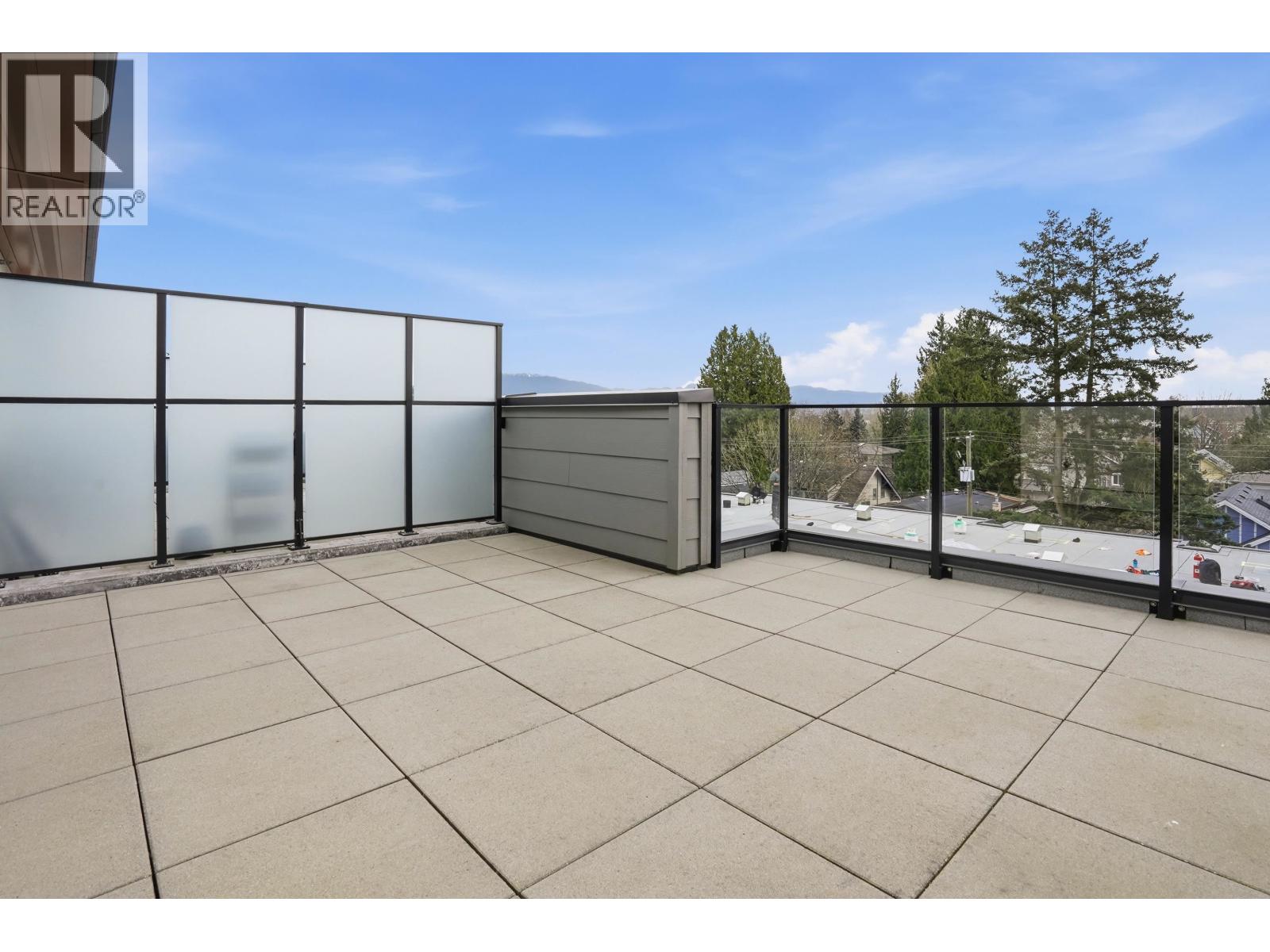 3960 Dumfries Street Property Photo 17