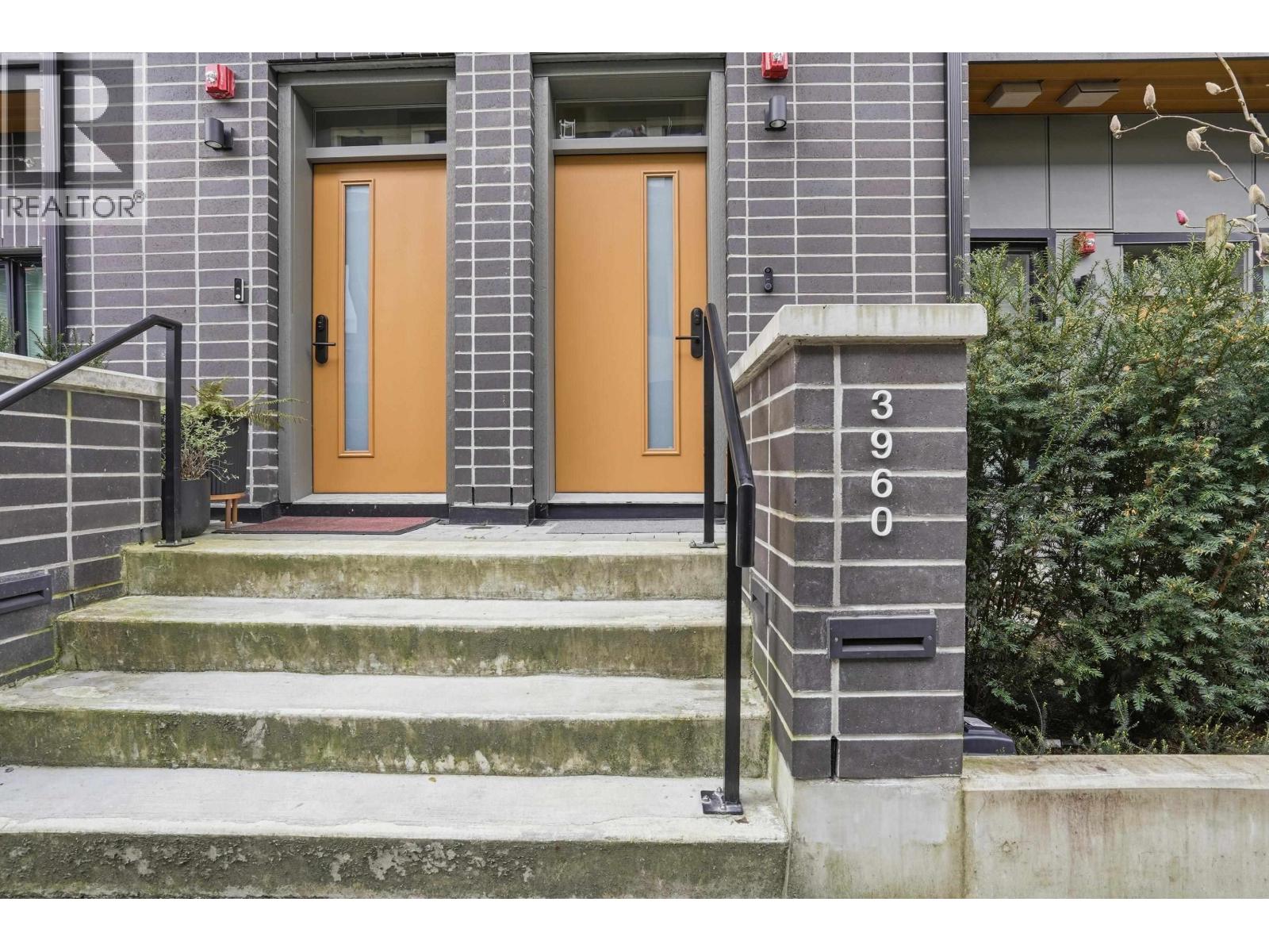 3960 Dumfries Street Property Photo 21