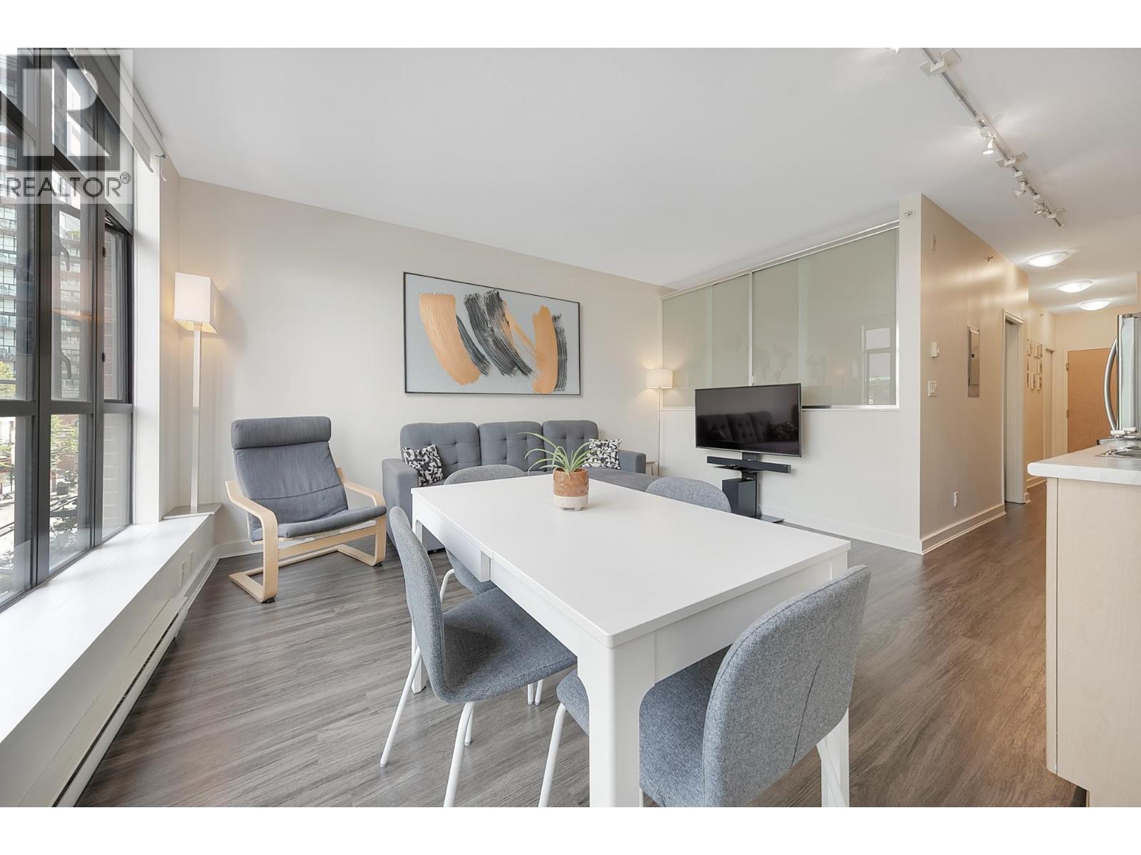 307 1249 Granville Street Property Photo 10