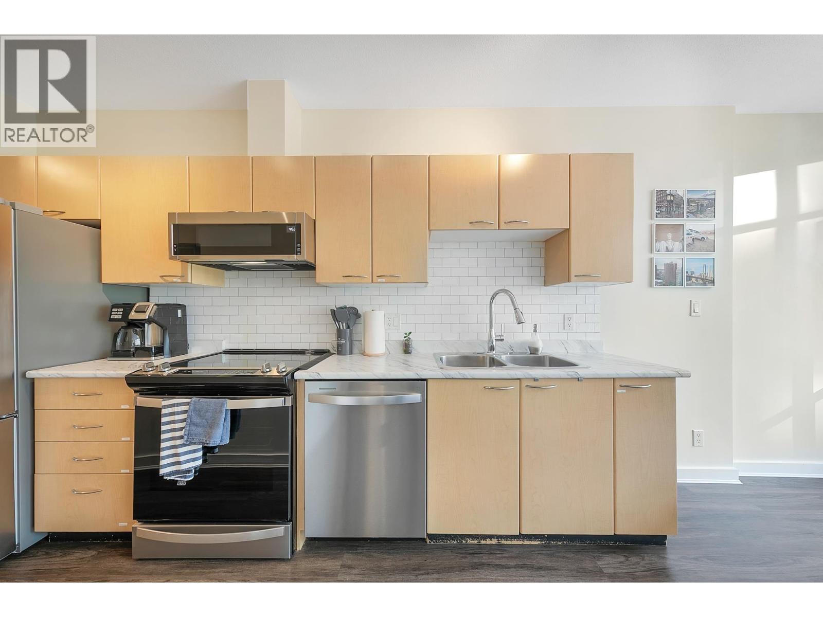 307 1249 Granville Street Property Photo 12