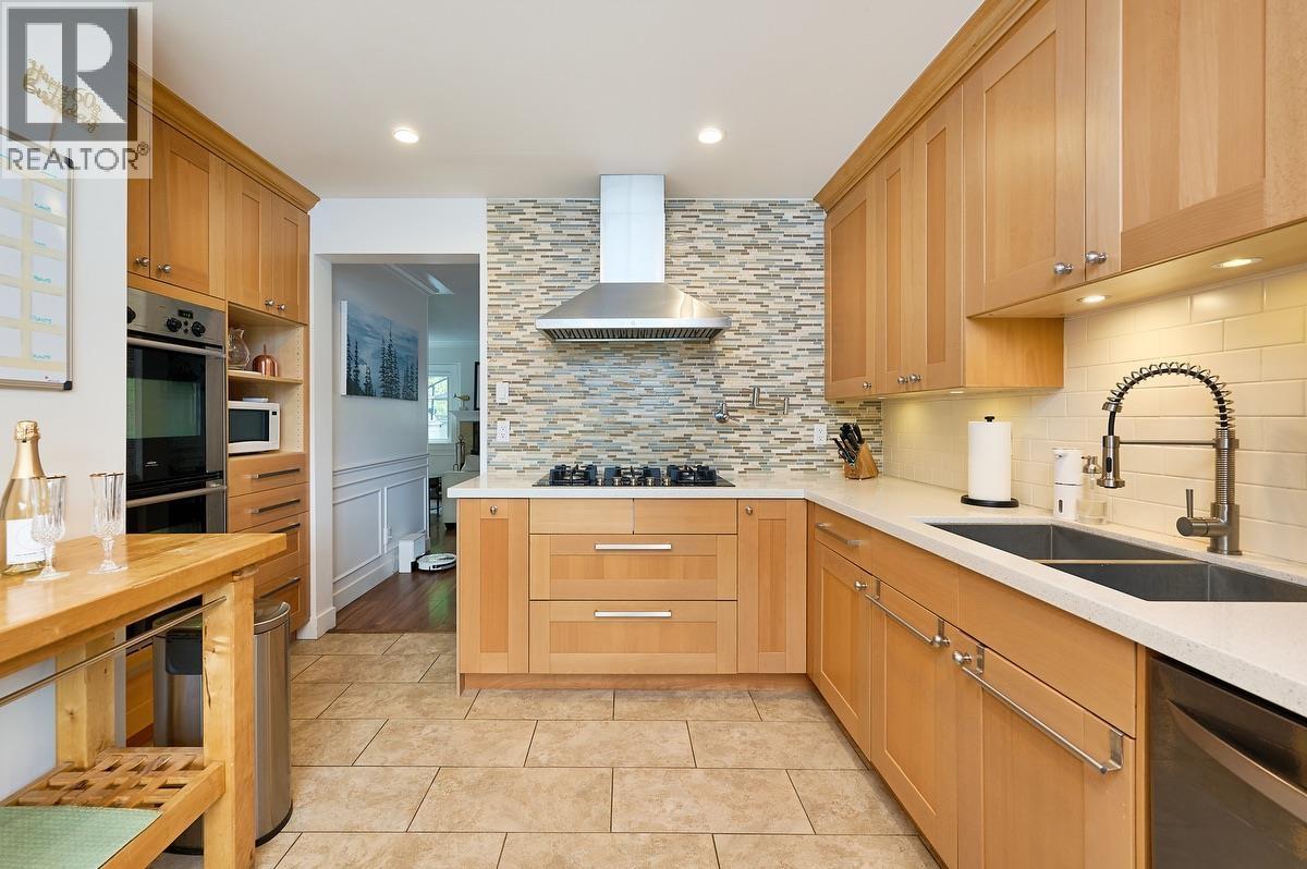 109 3031 Williams Road Property Photo 2