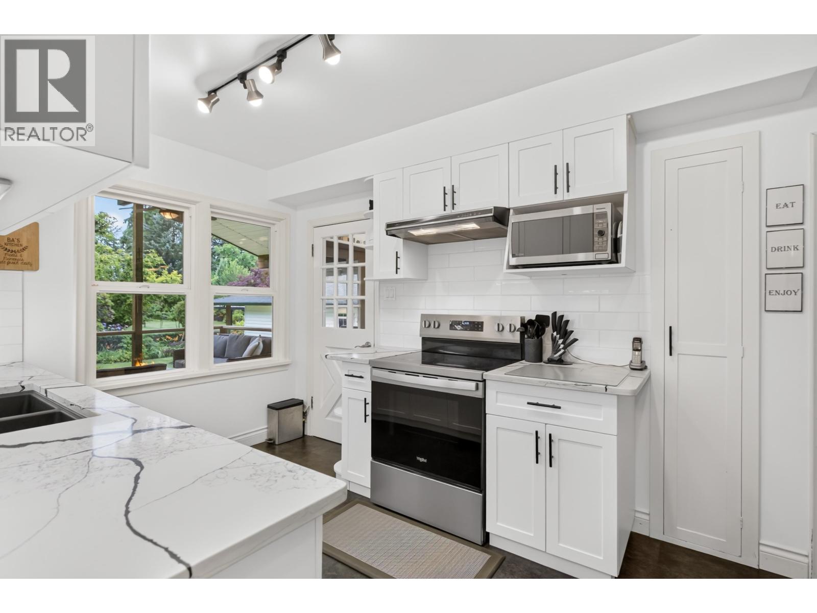 21662 River Road Property Photo 11