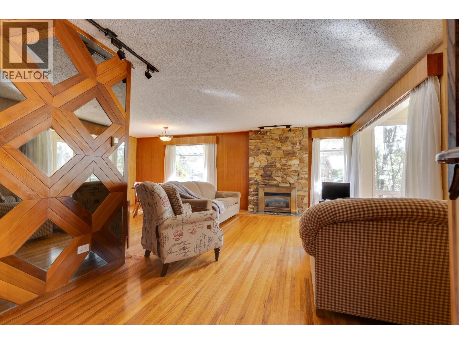 1591 Cedar Street Property Photo 7