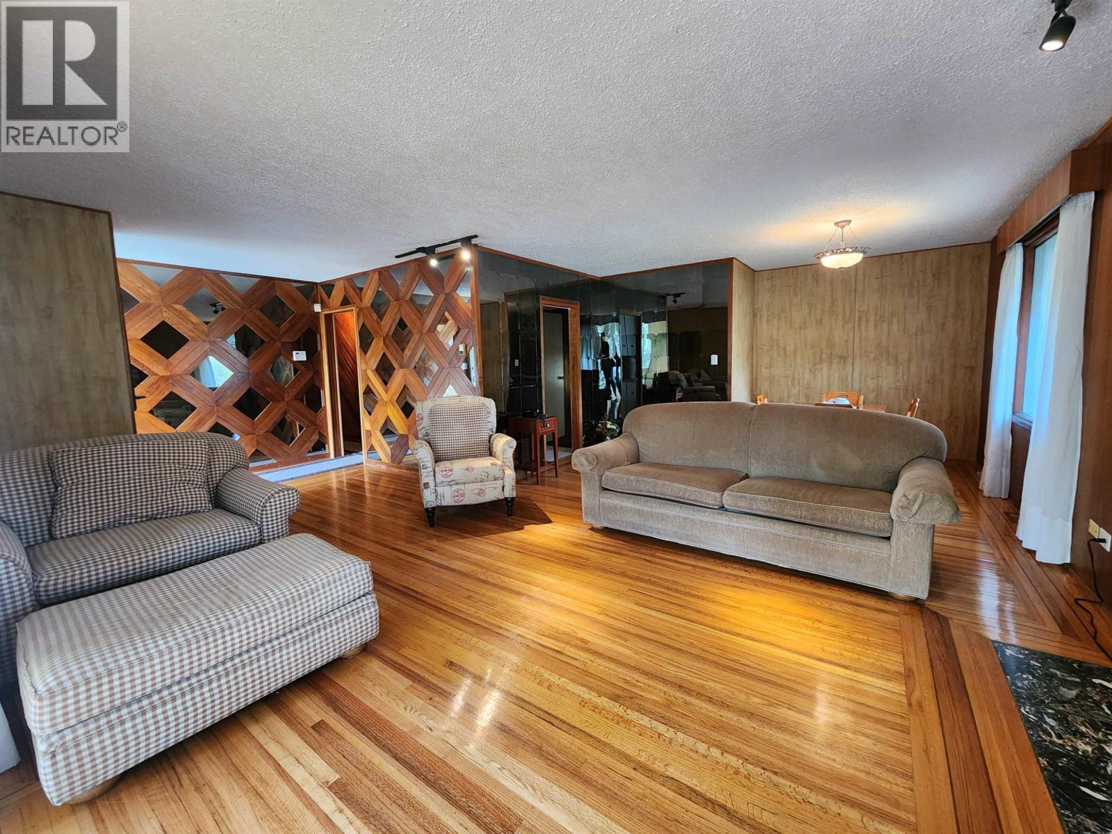 1591 Cedar Street Property Photo 10