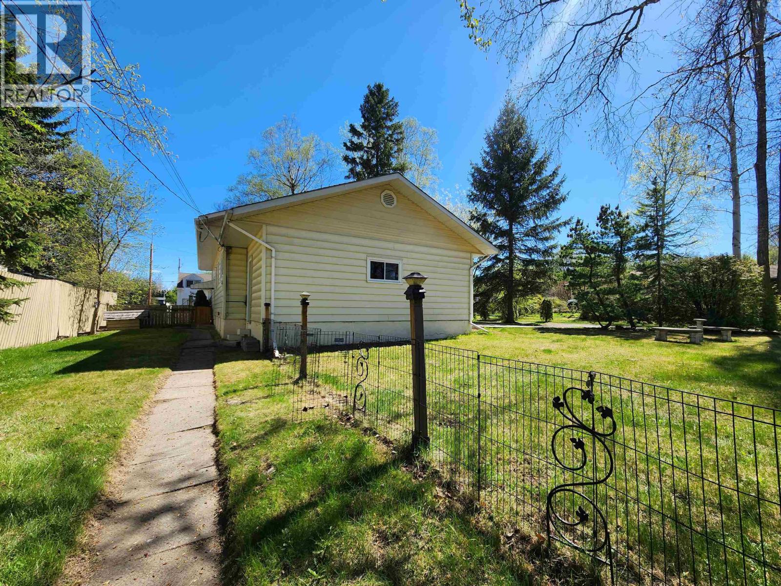 1591 Cedar Street Property Photo 27