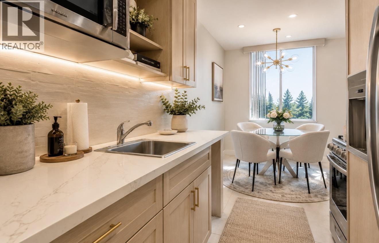 711 2016 Fullerton Avenue Property Photo 15