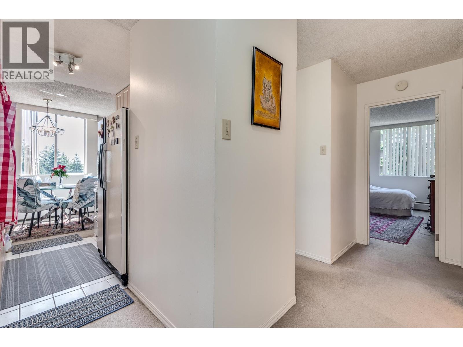 711 2016 Fullerton Avenue Property Photo 20