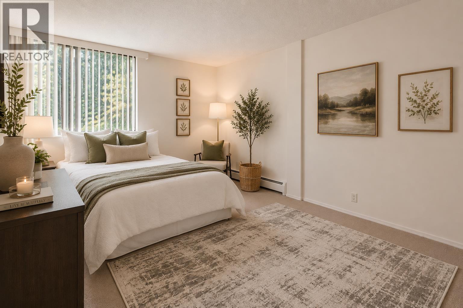 711 2016 Fullerton Avenue Property Photo 25