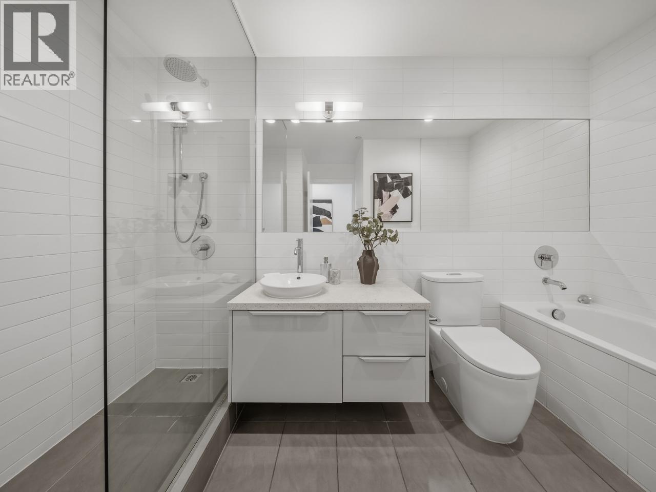 403 71 E Pender Street Property Photo 9