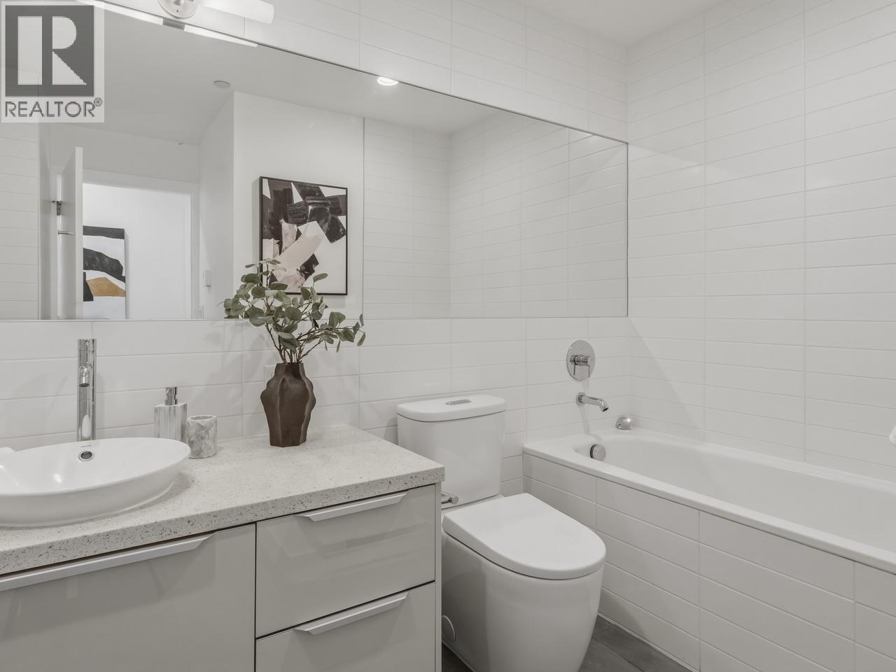 403 71 E Pender Street Property Photo 27