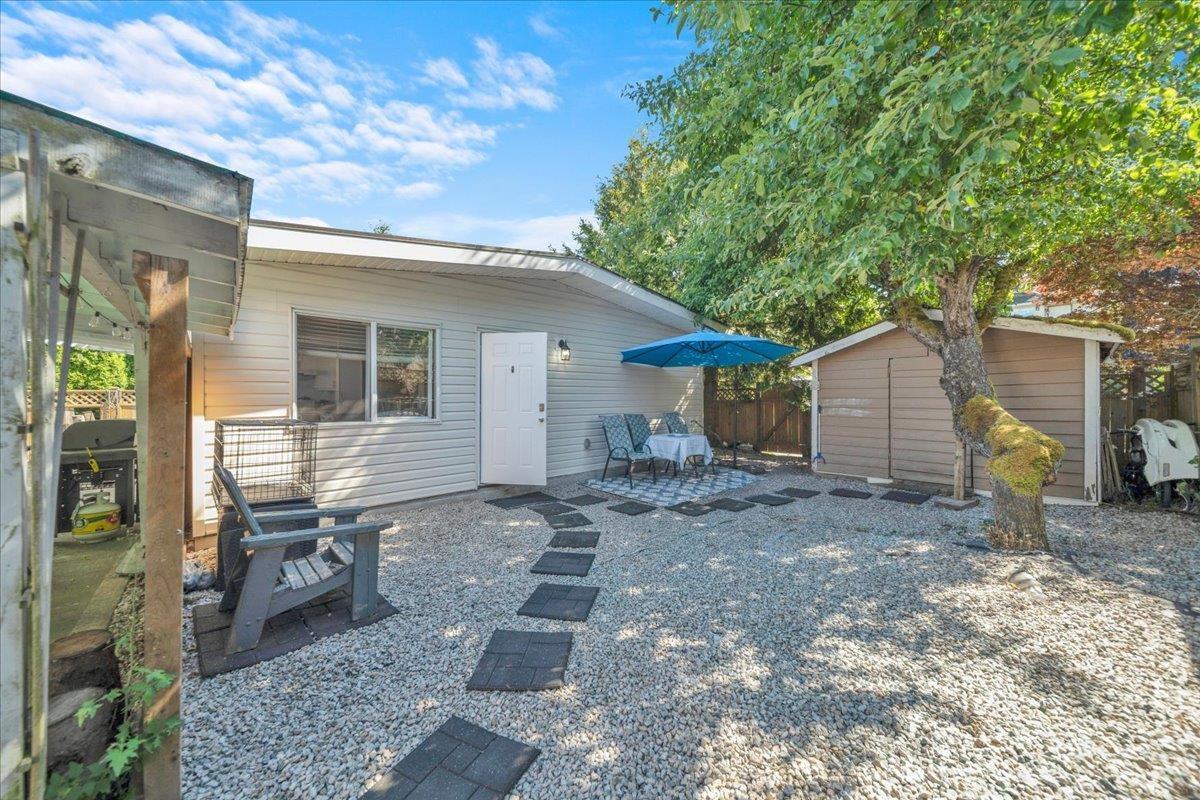1953 158a Street Property Photo 13
