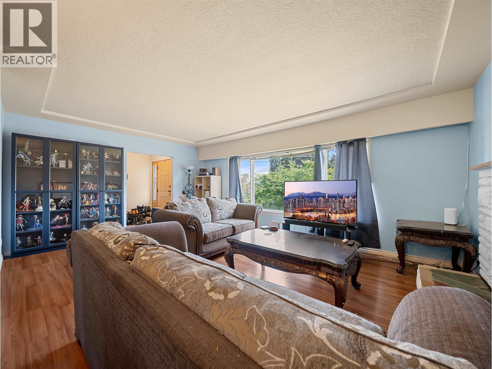 5987 Malvern Avenue Property Photo 2