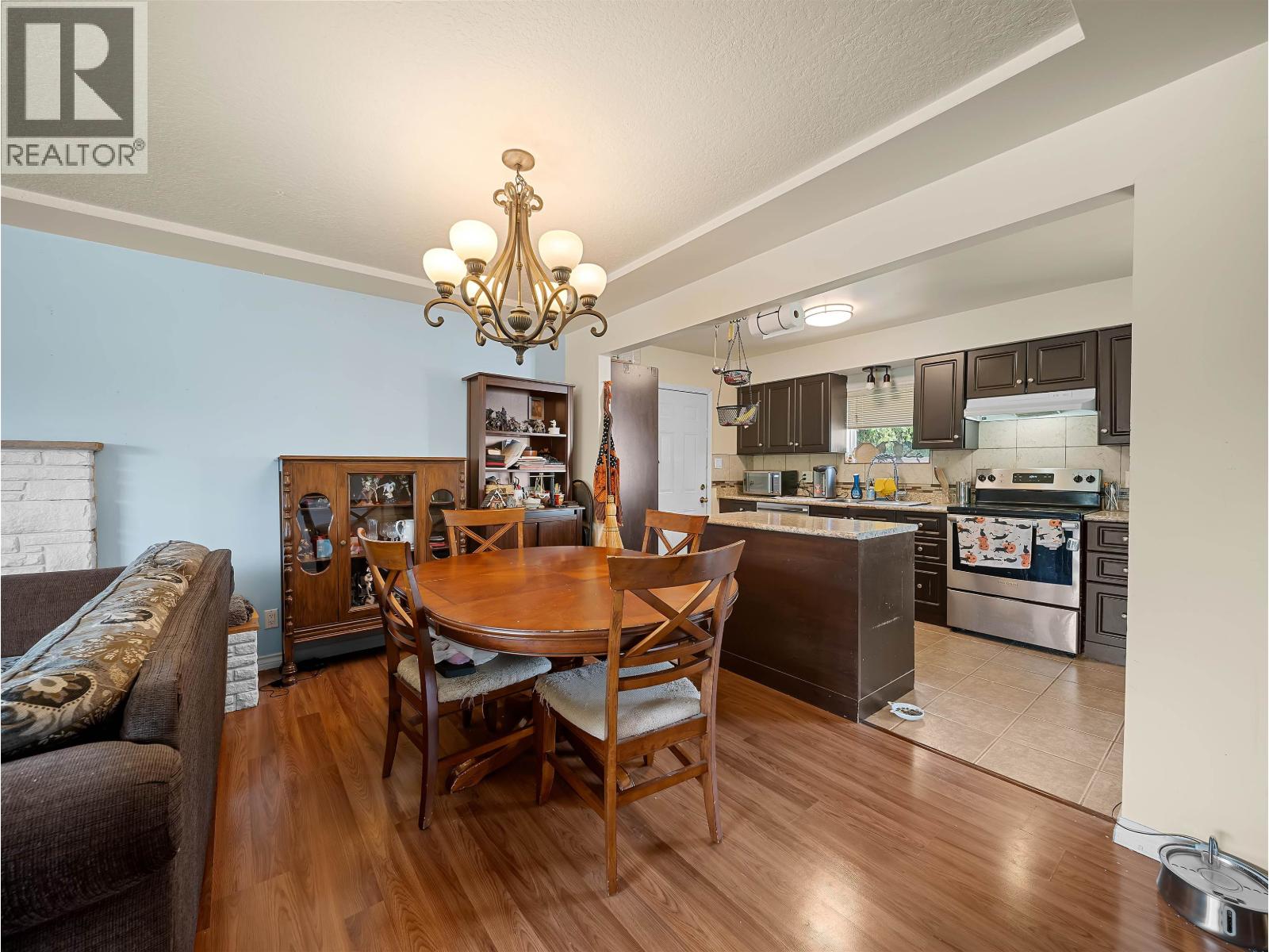 5987 Malvern Avenue Property Photo 4