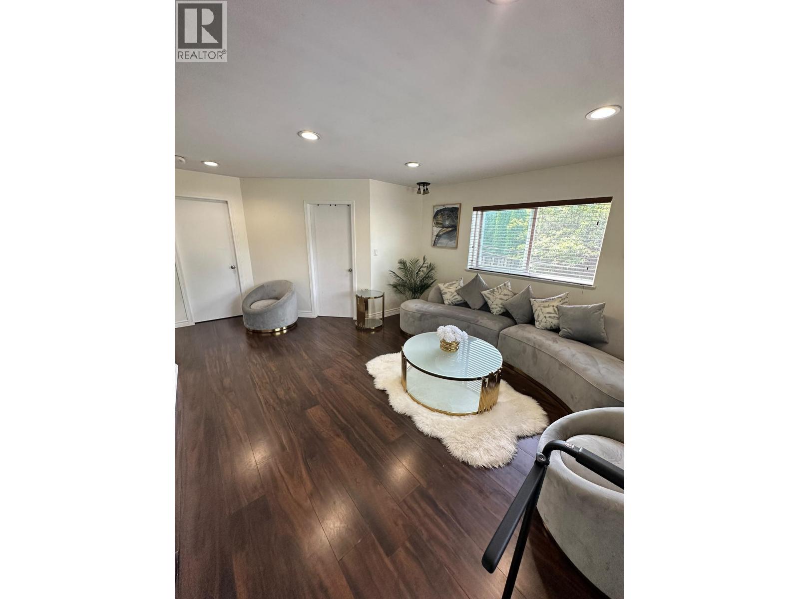 22938 Fuller Avenue Property Photo 18